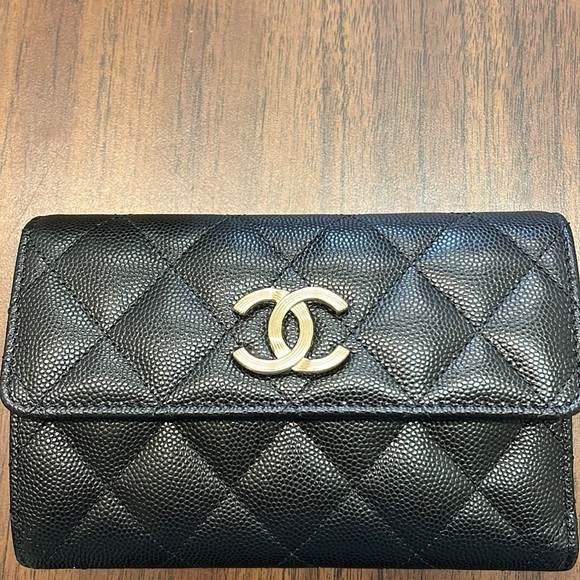 Chanel 22/23 cruise collection wallet - Picture 1 of 4